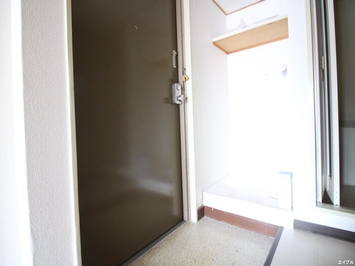物件内観写真16　(玄関)