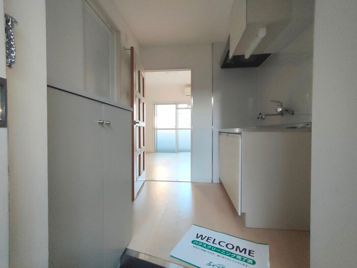 物件内観写真11　(玄関)