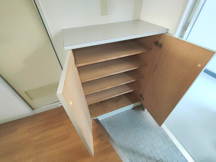 物件内観写真12　(靴箱)