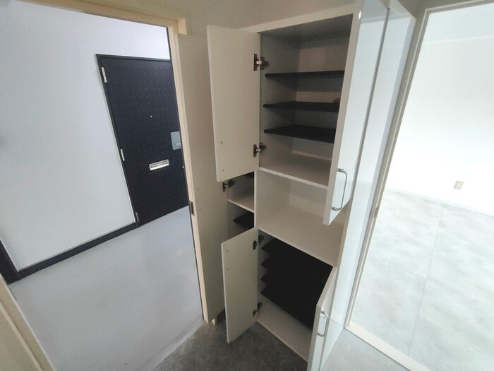 物件内観写真12　(靴箱)