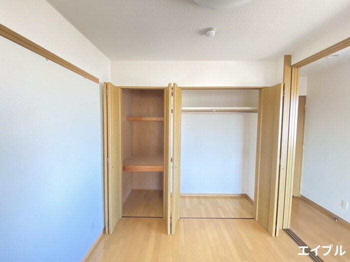 物件内観写真12　(収納)