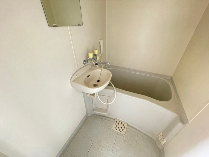 アスティーニ海田南のバス