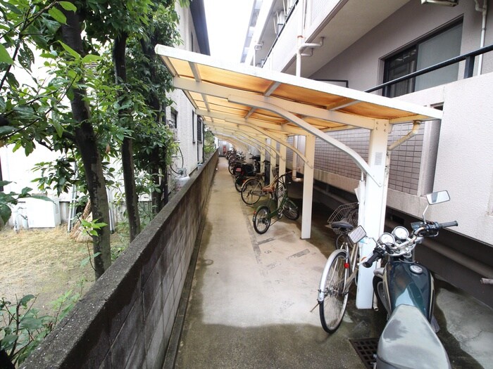 アスティーニ海田南の駐輪場