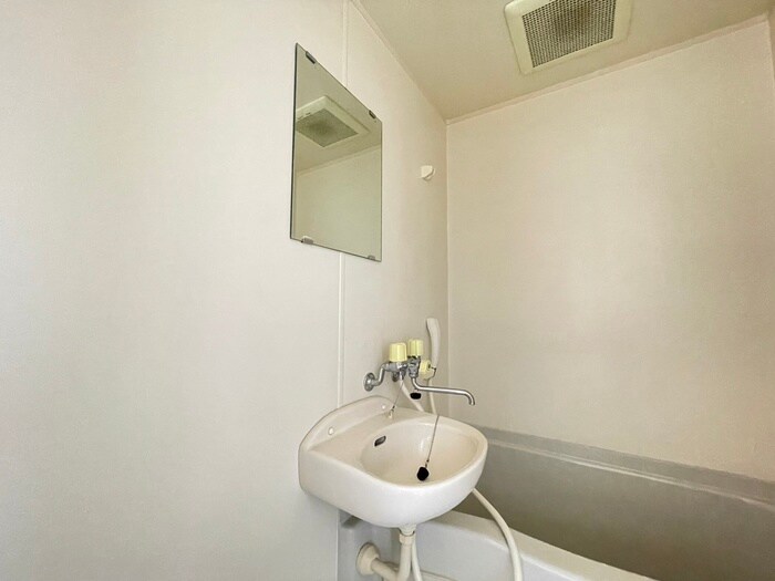 アスティーニ海田南の洗面