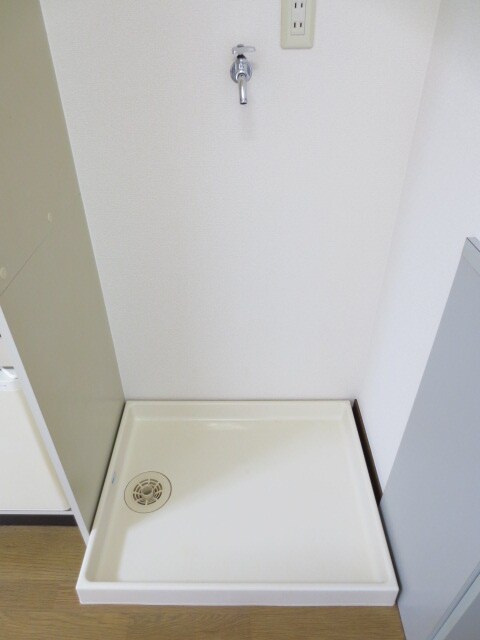 物件内観写真15　(洗濯機置場)