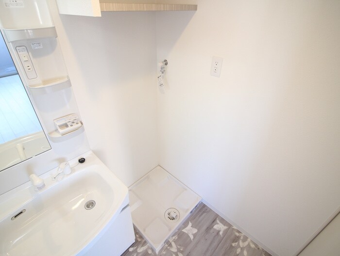 物件内観写真12　(洗濯機置場)