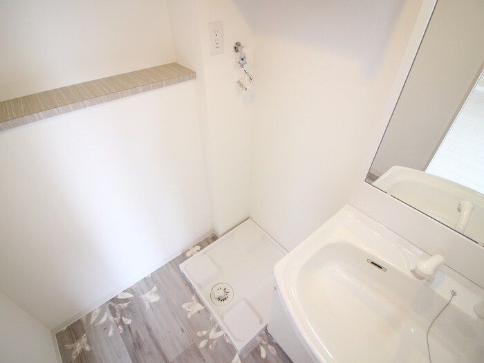 物件内観写真12　(洗濯機置場)