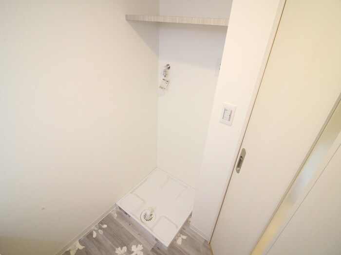 物件内観写真12　(洗濯機置場)