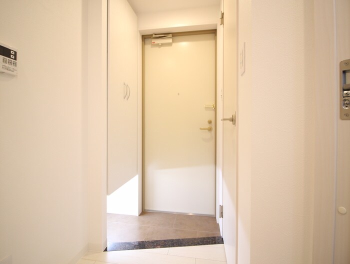 物件内観写真14　(玄関)