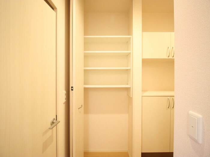 物件内観写真15　(収納)