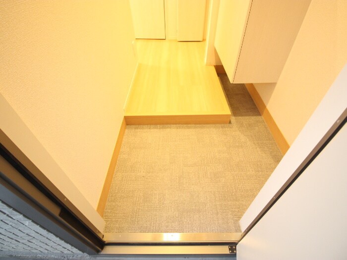 物件内観写真17　(玄関)