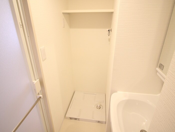 物件内観写真12　(洗濯機置場)