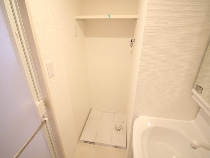 物件内観写真12　(洗濯機置場)