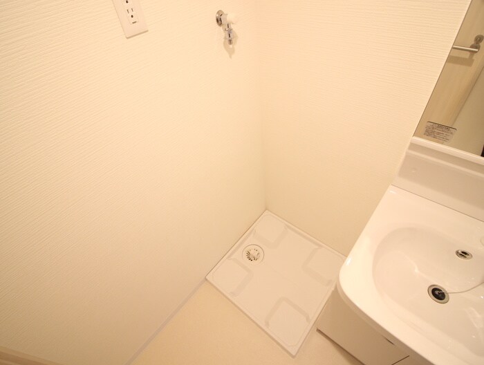 物件内観写真12　(洗濯機置場)