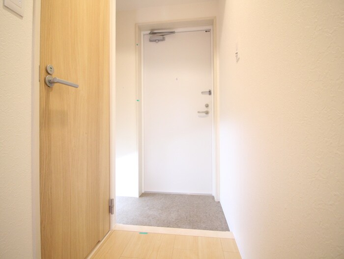 物件内観写真14　(玄関)