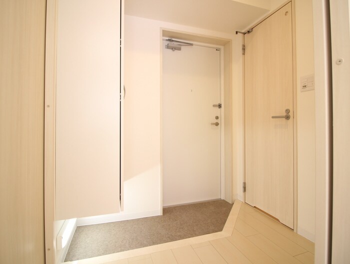 物件内観写真14　(玄関)