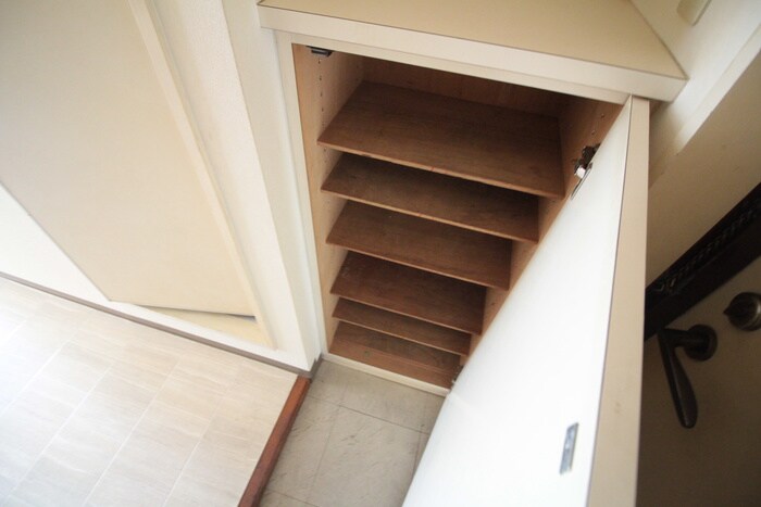 物件内観写真14　(靴箱)