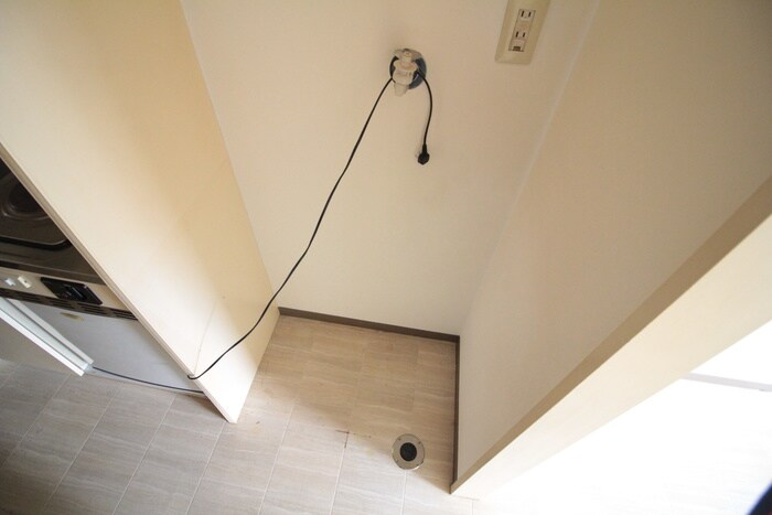 物件内観写真15　(洗濯機置場)