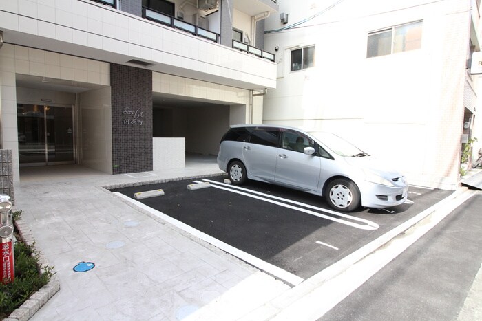 物件外観写真4　(駐車場)