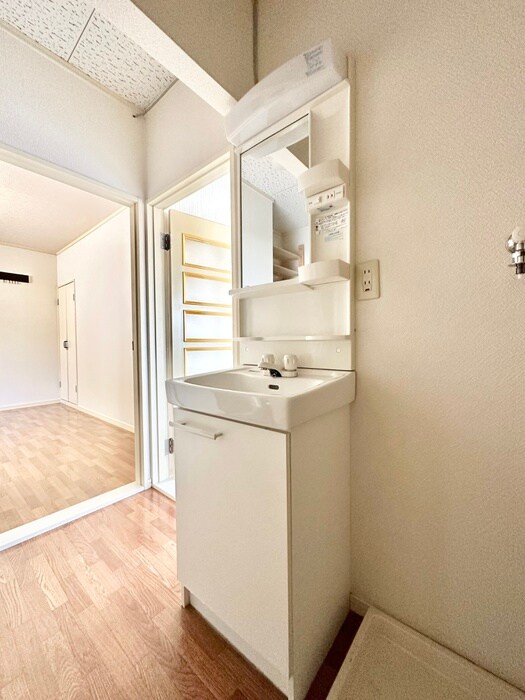 物件内観写真8　(洗面)