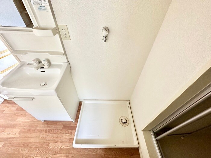 物件内観写真11　(洗濯機置場)