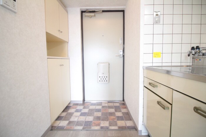 物件内観写真13　(玄関)