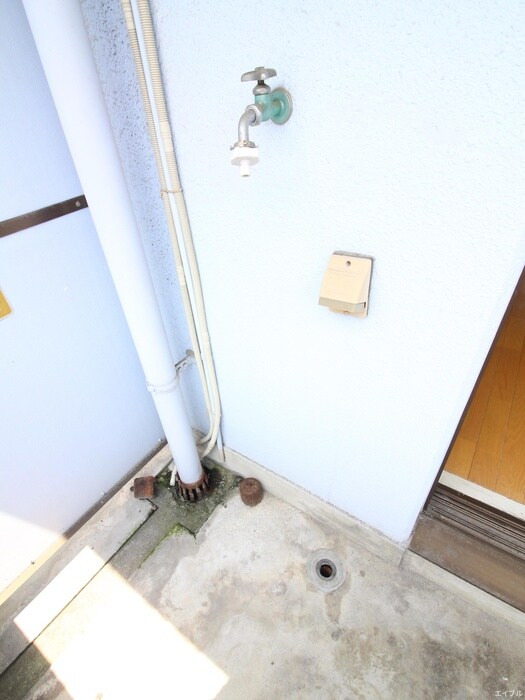 物件内観写真13　(洗濯機置場)