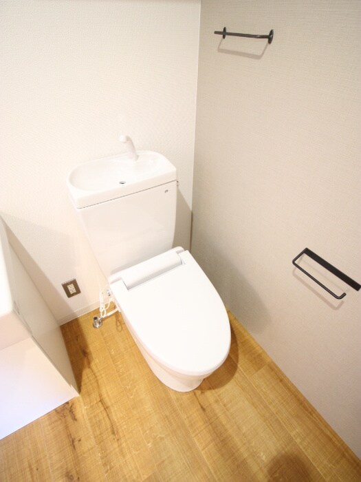 物件内観写真11　(トイレ)