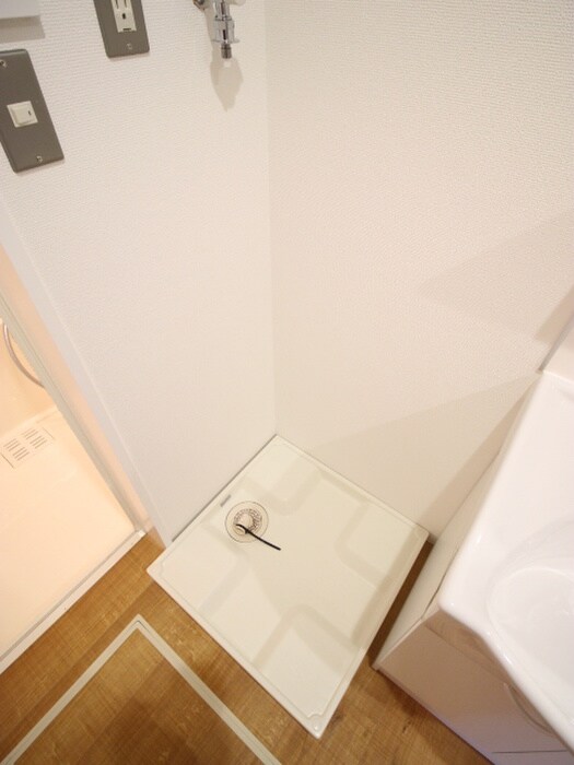 物件内観写真12　(洗濯機置場)