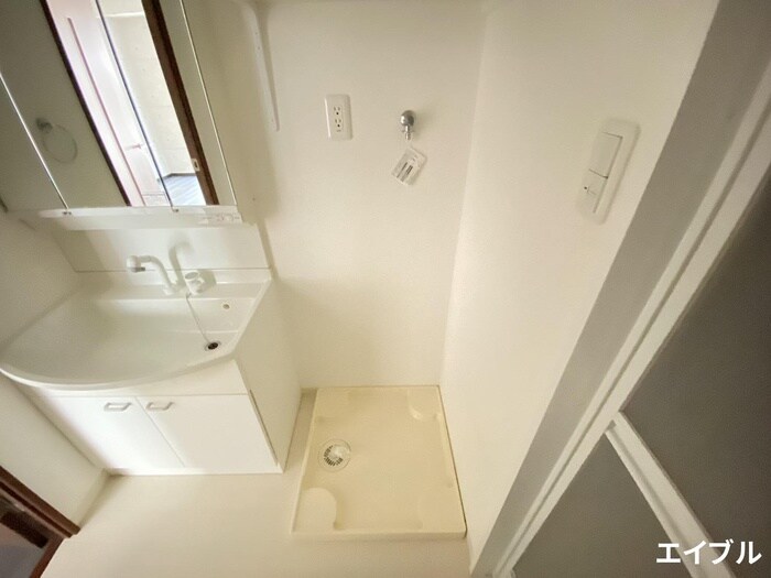 物件内観写真17　(洗濯機置場)