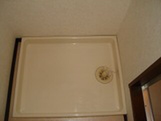 物件内観写真16　(洗濯機置場)