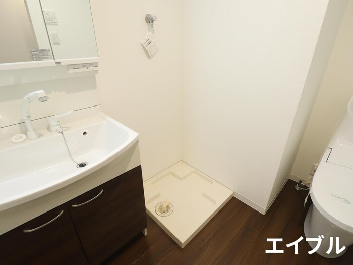 物件内観写真12　(洗濯機置場)