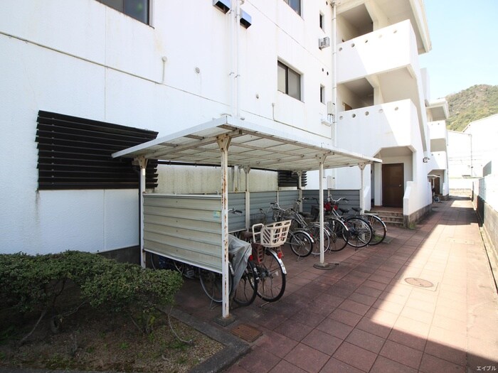 物件外観写真3　(駐輪場)