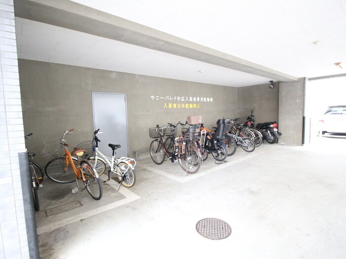 物件外観写真5　(駐輪場)