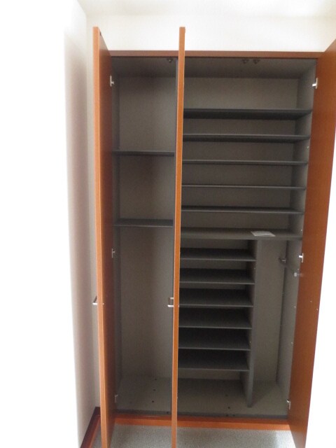 物件内観写真5　(靴箱)