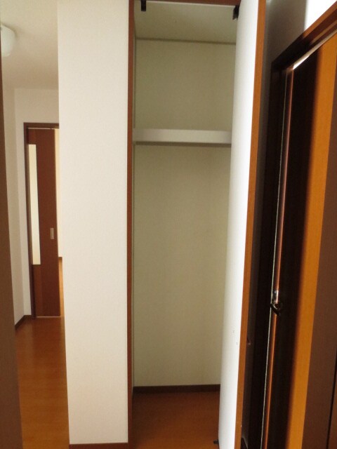 物件内観写真6　(収納)