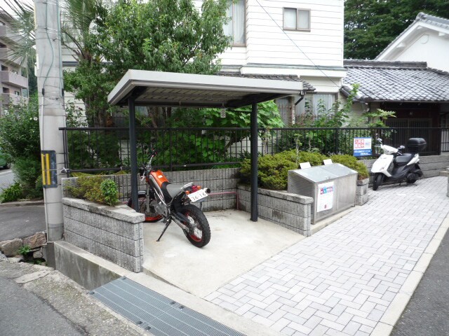 物件外観写真3　(駐輪場)