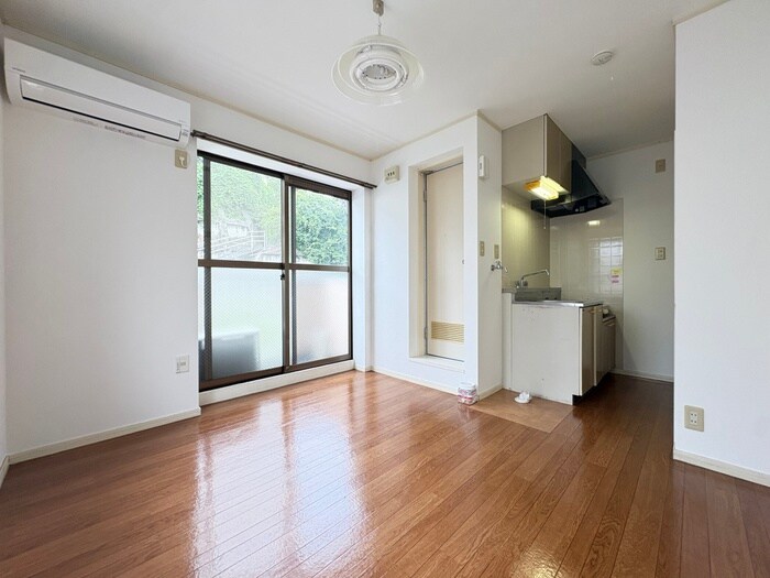 物件内観写真4　(居室)