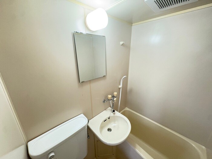 物件内観写真8　(洗面)