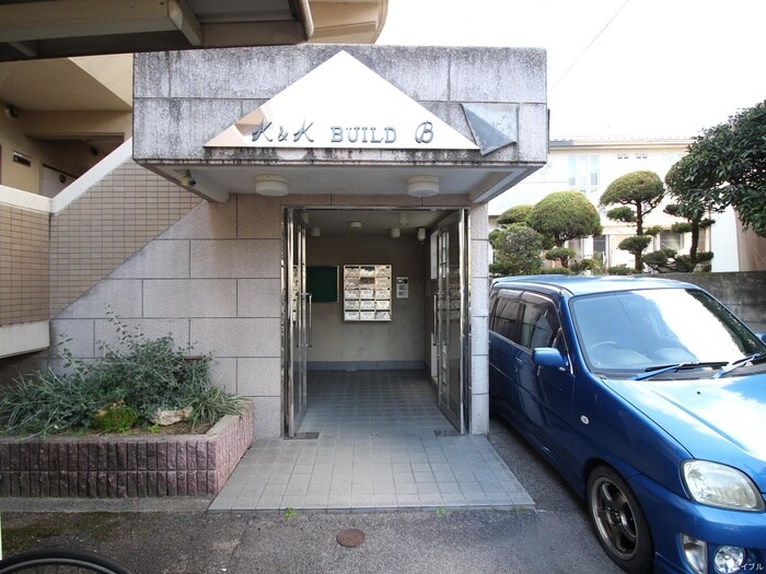 物件外観写真4　(エントランス部分)