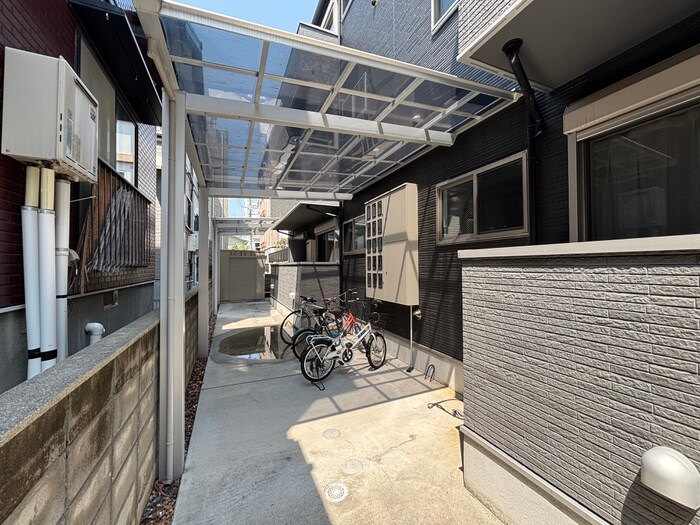 物件外観写真2　(駐輪場)