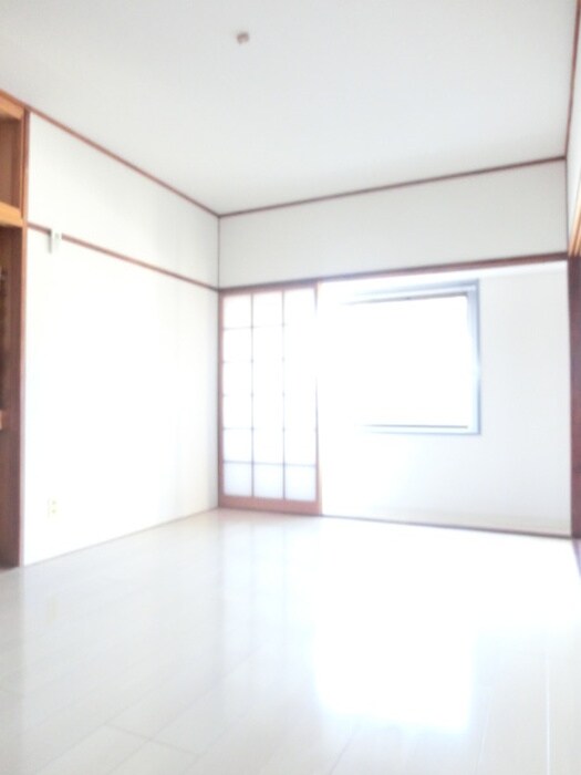 物件内観写真4　(居室)