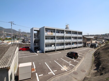 新原第2マンション外観写真