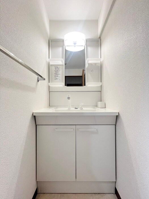 物件内観写真11　(洗面)