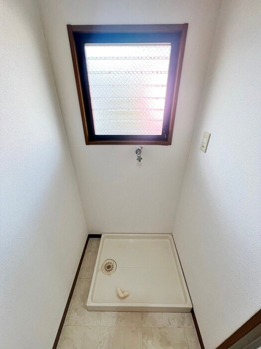 物件内観写真14　(洗濯機置場)