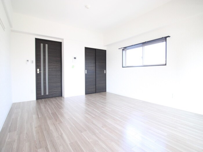 物件内観写真16　(室内からの展望)