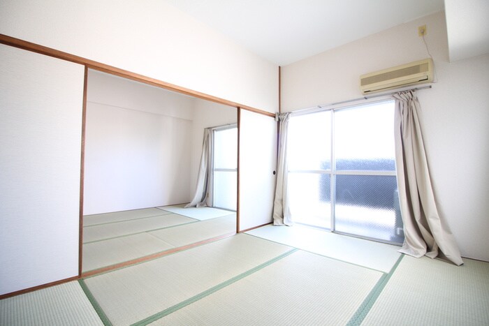 物件内観写真8　(室内からの展望)