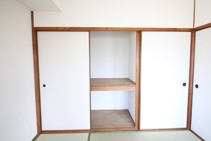 物件内観写真16　(収納)