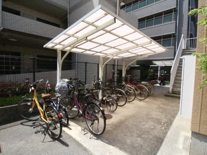 物件外観写真3　(駐輪場)