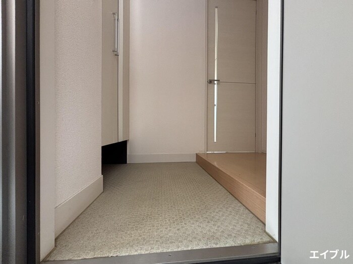 物件内観写真13　(玄関)